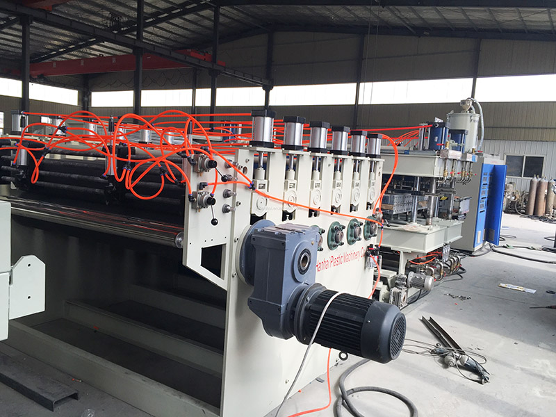 No.1 Haul off machine