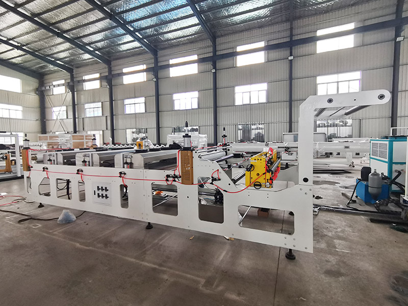 Edge cutting unit and cooling bracket and haul-off machine