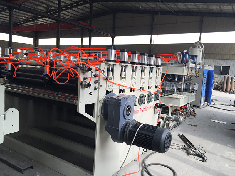 No.1 Haul off machine