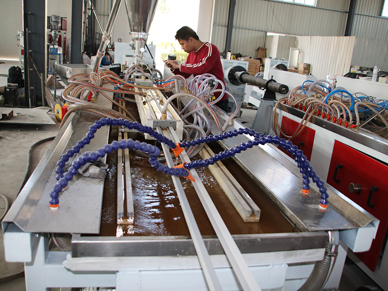 PVC Window Door Plastic Profile Machine Calibrating and cooling device