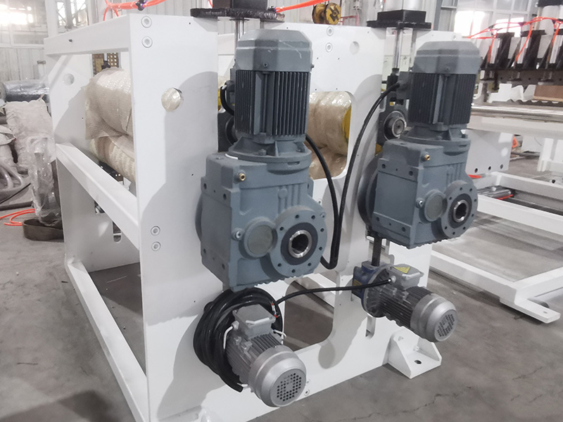 Corrugated forming machine