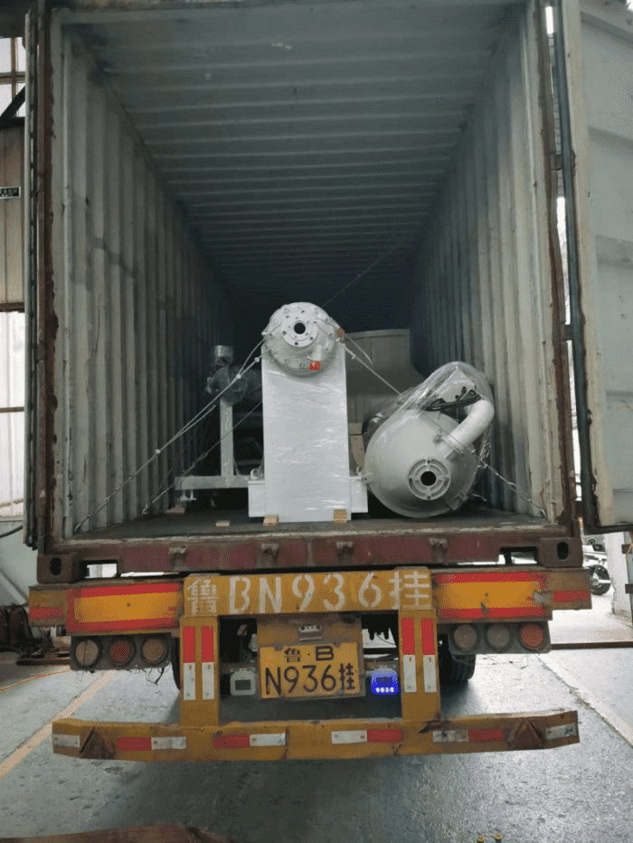 Hanhai Loading 3X40HC containers to Russia  (4)