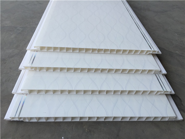 Stroj na stropné stenové panely z PVC (1)