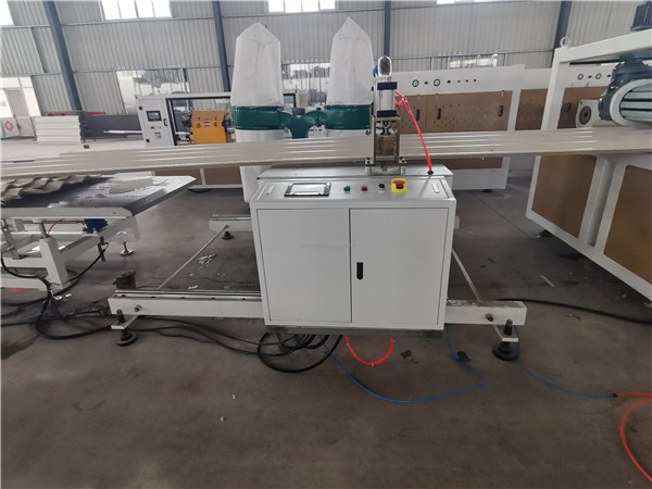 PVC corrugated hollow sheet machine (5)