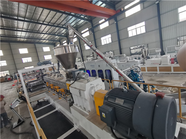 Mashiinka Isbarbar yaaca Twin Screw Extruder Machine (2)